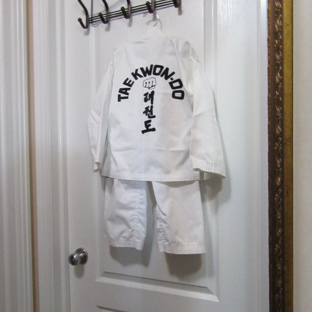 Little Boy or Girl Taekwondo Top & Pants&  belt only Cazzotto As is